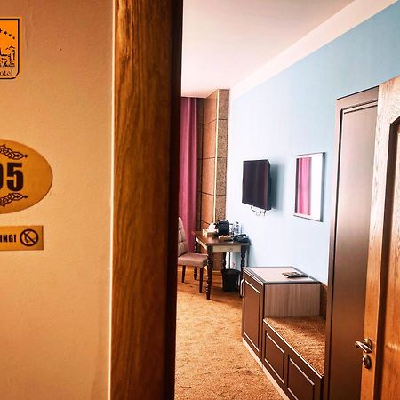 Hotel Shumon Dushanbe Exterior photo